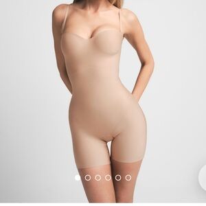 Skim body underwire mid thigh bodysuit